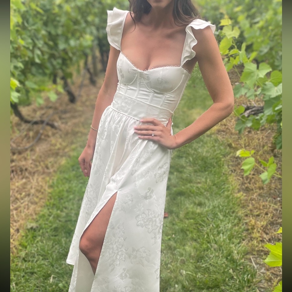 NWT- V. Chapman Vera Satin Ruffled-Sleeve Bustier Midi Dress - Picture 13 of 16
